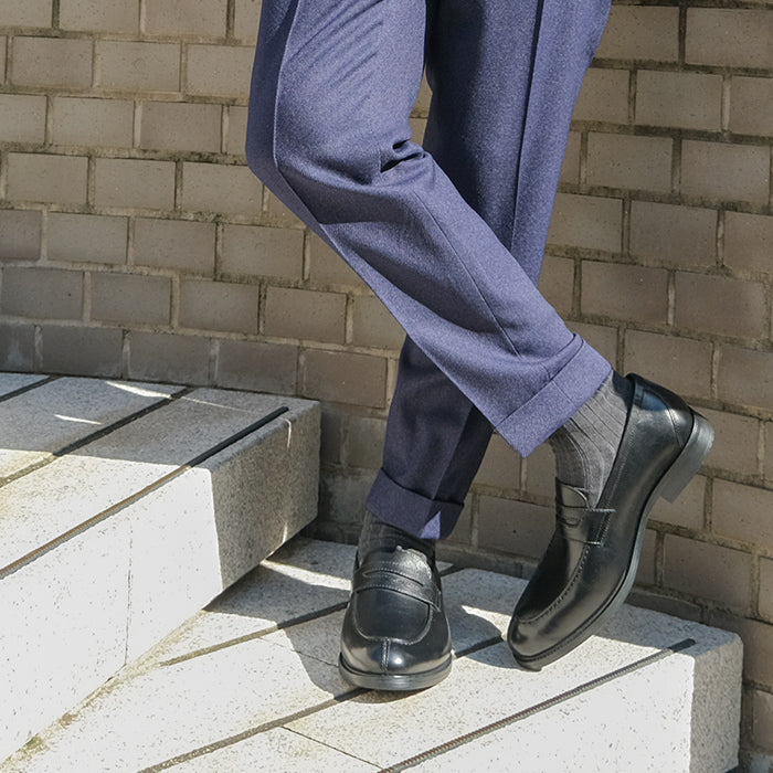 Round toe loafer Black